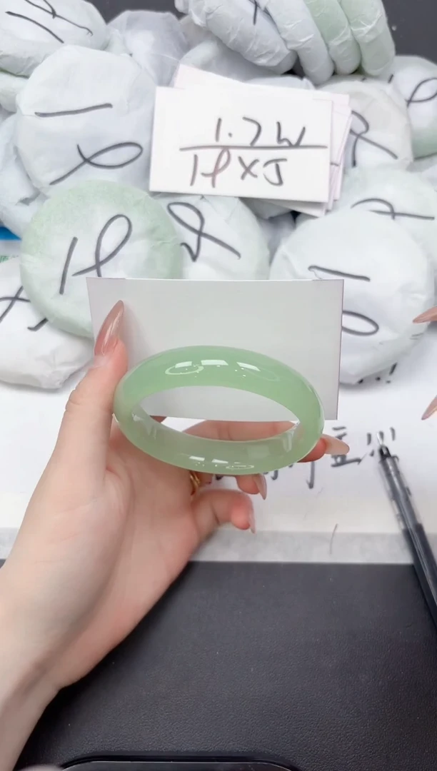 未镶嵌手镯石英质玉238-57