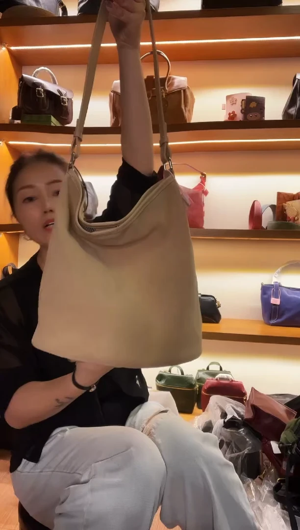 黄牛剖层皮革  高端订制时尚百搭女士手提斜跨包