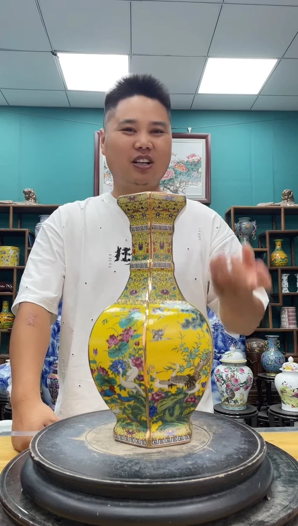 摆件中号六方黄珐琅陶瓷