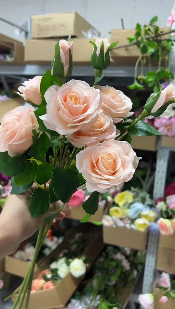 3枝香槟色手感保湿玫瑰