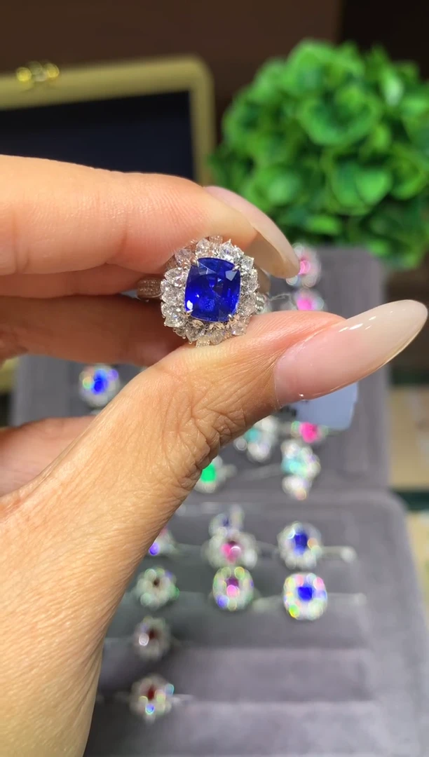 戒指蓝宝石18K金镶嵌2.64ct