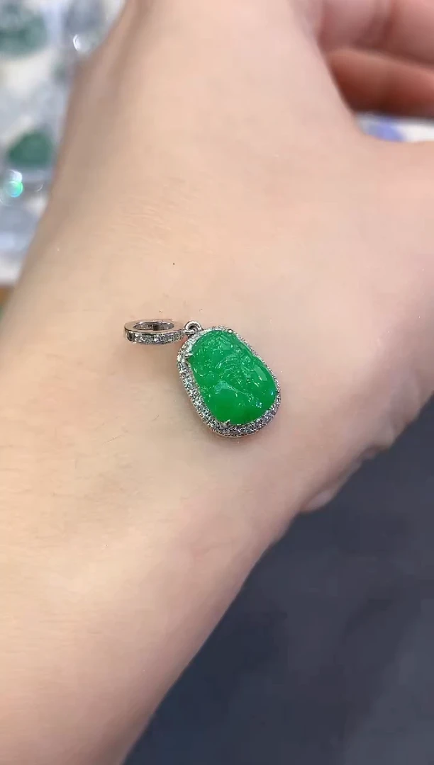 吊坠(不含链)18K金镶嵌翡翠B20