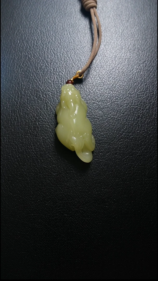 颈饰未镶嵌和田玉貔貅