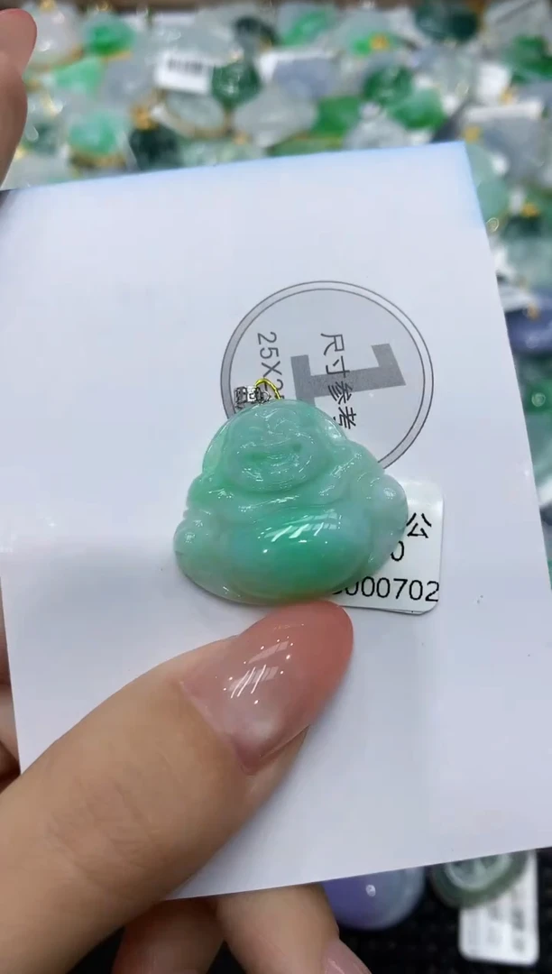 颈饰18K金镶嵌翡翠111111111111