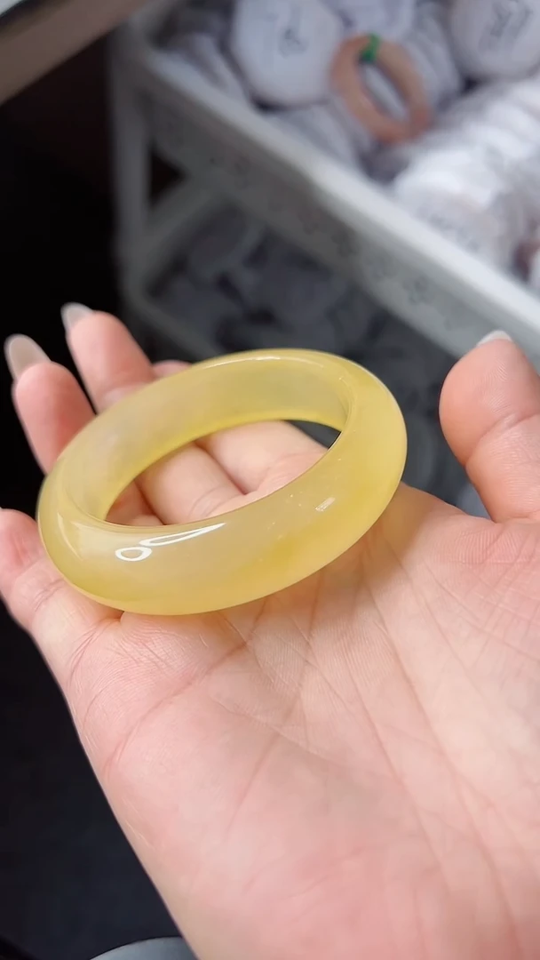 【闪购商品】石英质玉手镯未镶嵌583