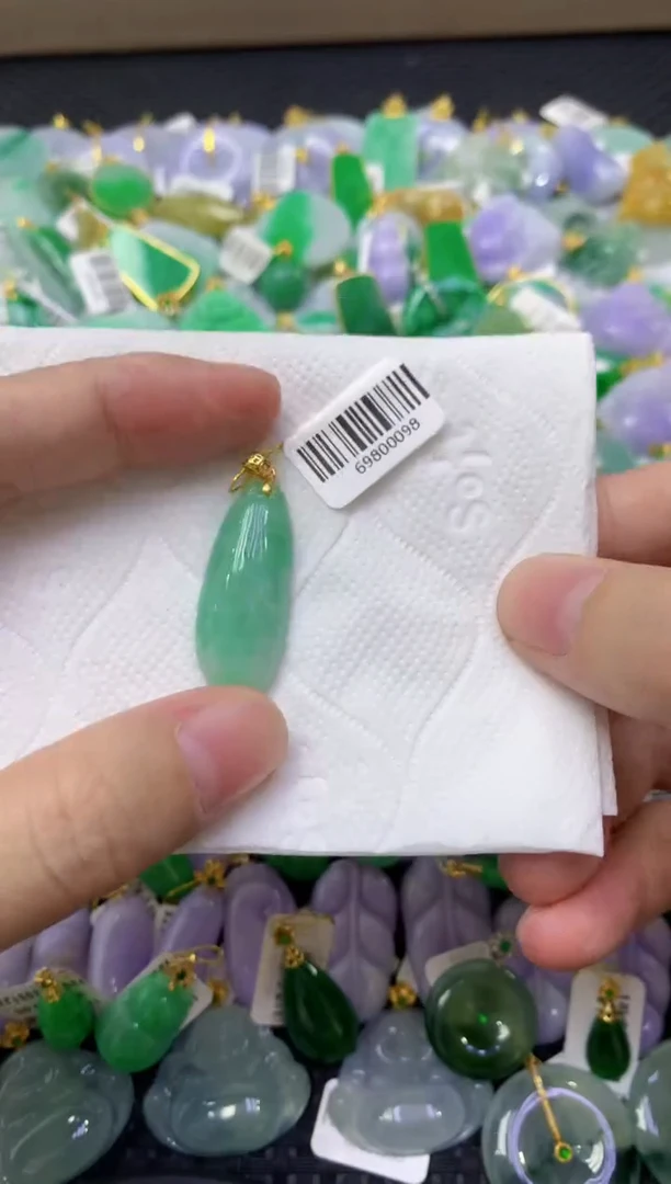 颈饰未镶嵌翡翠天然缅甸翡翠A货