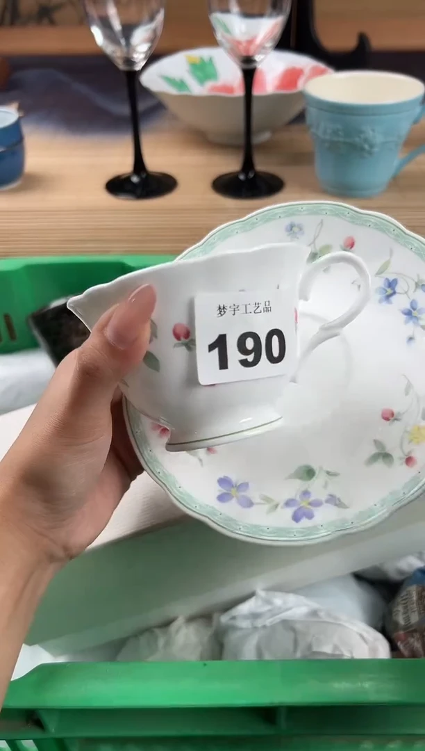 瓷片奔*瓷片        190
