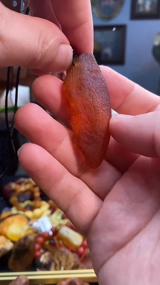 琥珀颈饰未镶嵌吊坠