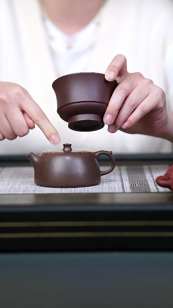 茶壶紫砂半手柴烧茄皮紫泥井栏150cc+压手杯