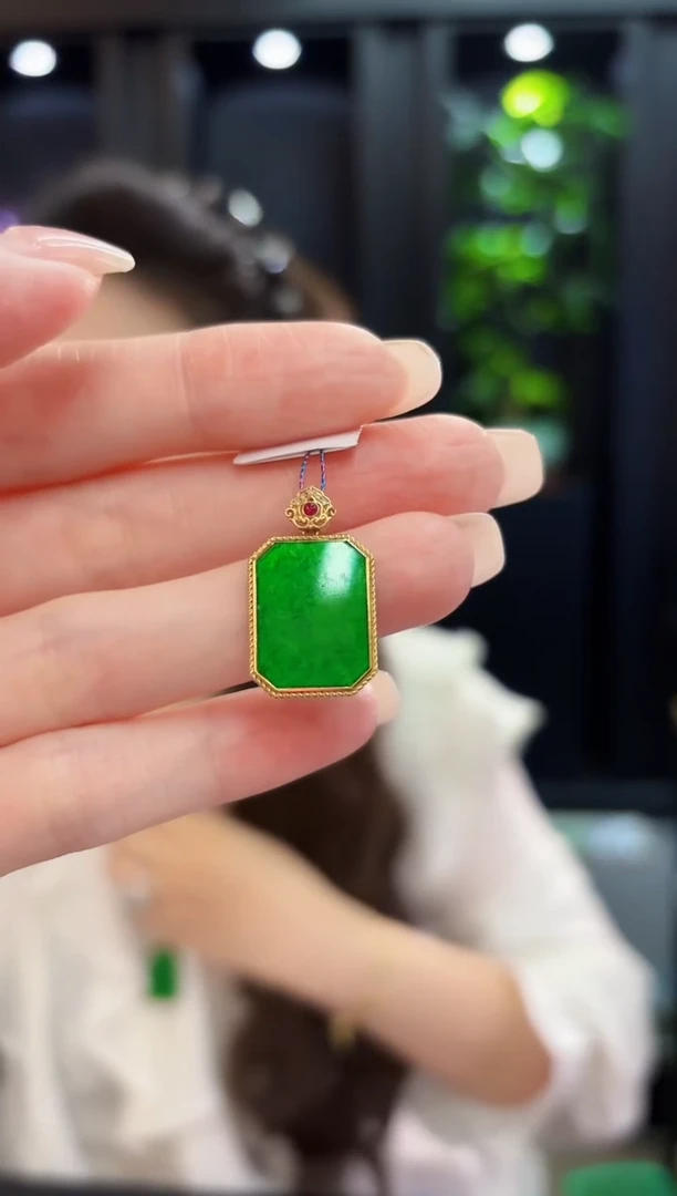 吊坠(不含链)18K金镶嵌翡翠 缅料A货/支持复检/一件