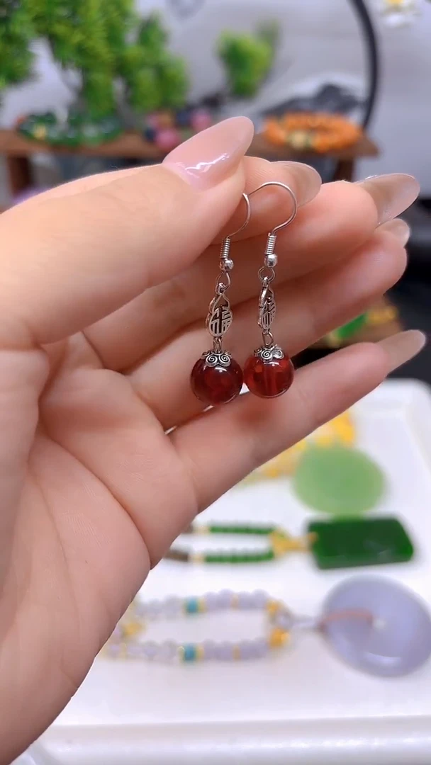 银S925镶嵌血珀耳饰E576