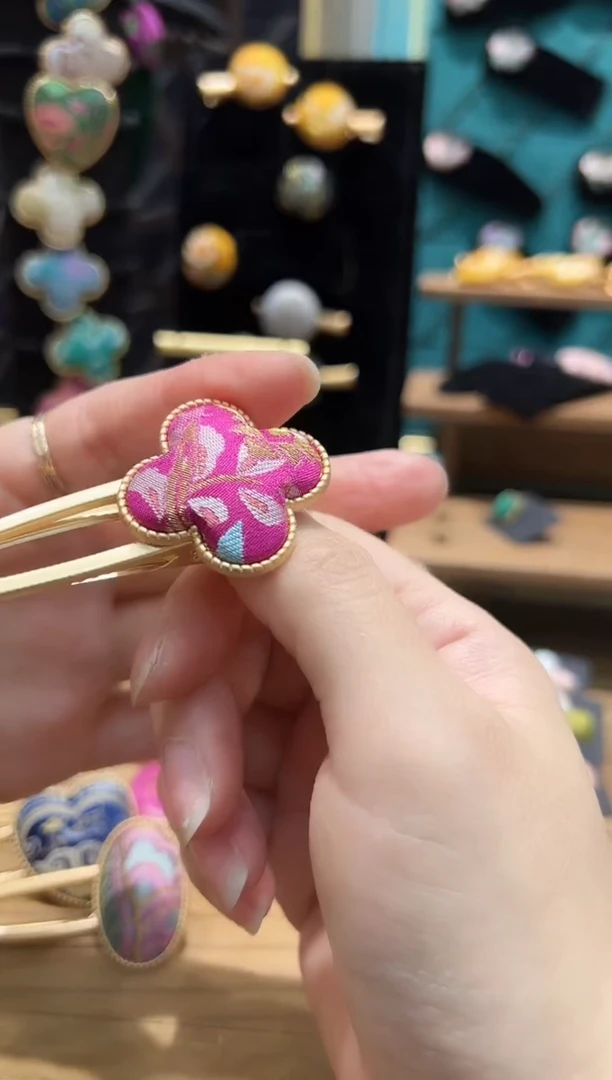 【闪购商品】【孤品车2.22】火龙果色四叶草鸭嘴夹