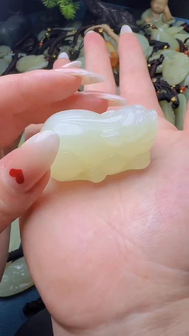 和田玉未镶嵌颈饰1