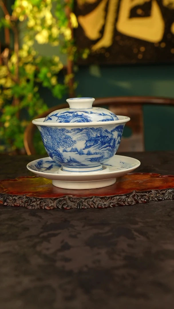 青花手绘山水三才盖碗