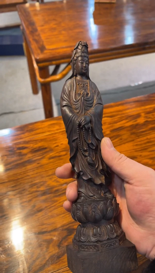 【闪购商品】花梨木类木雕观音摆件