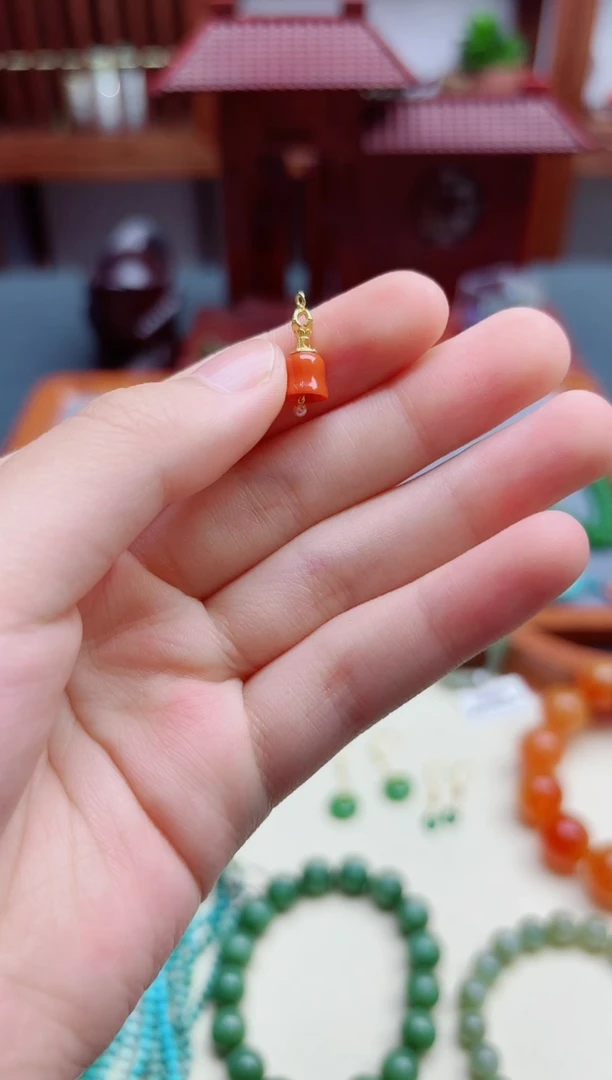 南红玛瑙18K金镶嵌颈饰18K金南红吊坠*1 ZX赠链