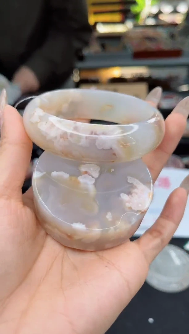 【闪购商品】石英质玉手镯未镶嵌60圈口（不退不换）3681218