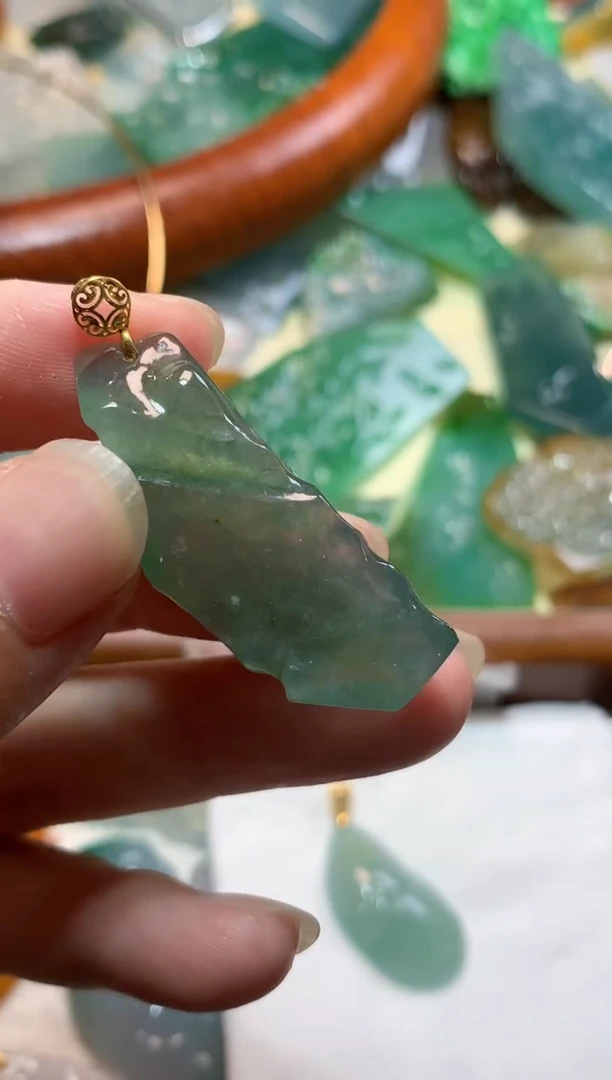 翡翠18K金镶嵌吊坠(不含链)吊坠
