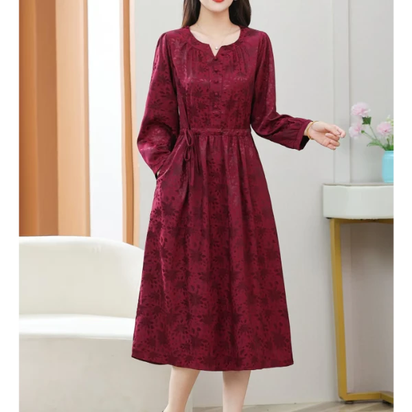 纯色春季长袖浪漫时尚连衣裙宽松版洋气高端提花