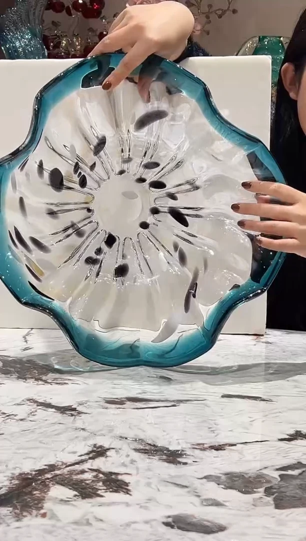 蓝色荷叶琉璃小果盘