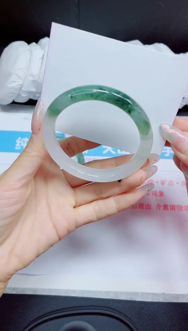 石英质玉手镯未镶嵌365