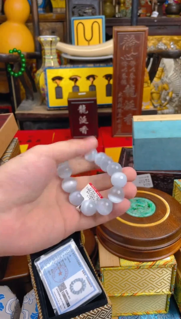 未镶嵌手串石英质玉-------------白猫