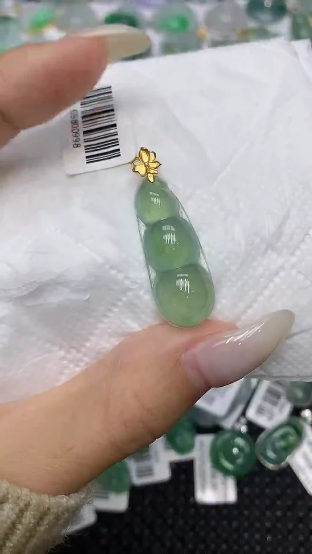 颈饰18K金镶嵌翡翠111111111111111