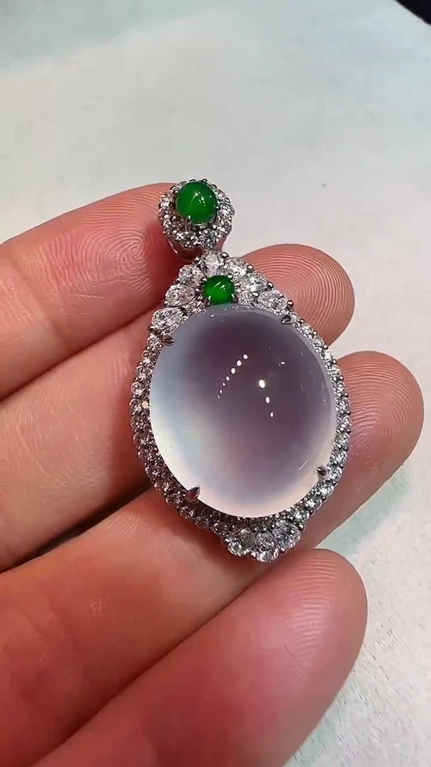 【闪购商品】翡翠颈饰18K金镶嵌吊坠