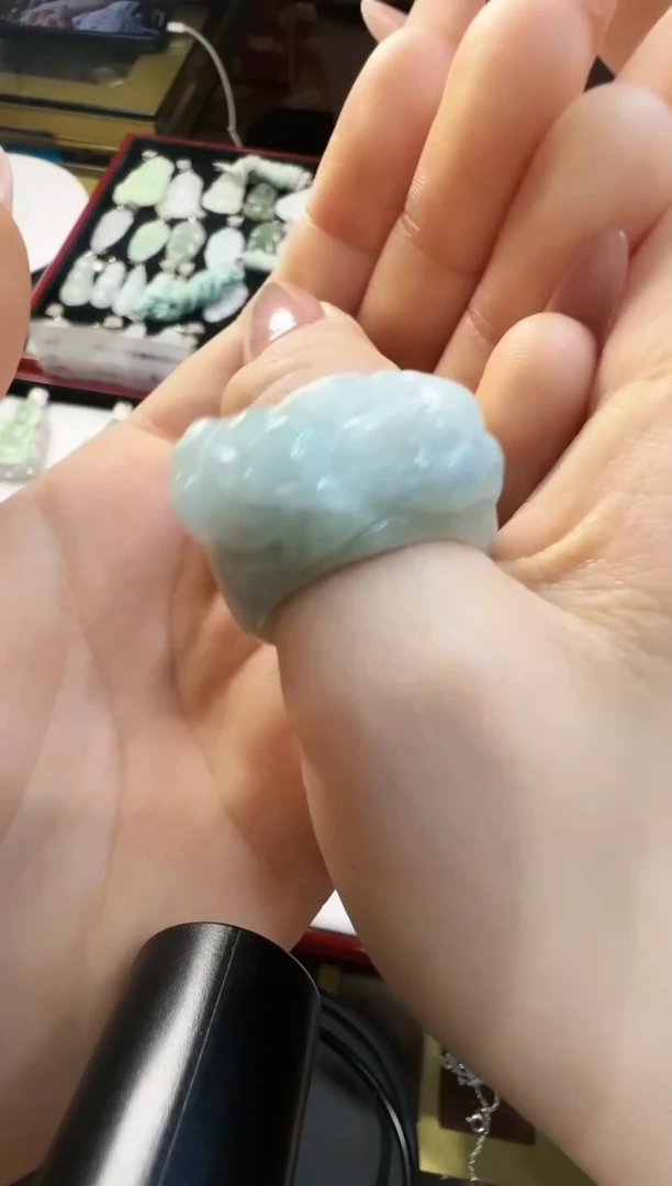 【闪购商品】翡翠吊坠(不含链)未镶嵌翡翠