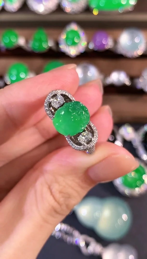 18K金镶嵌戒指翡翠a206