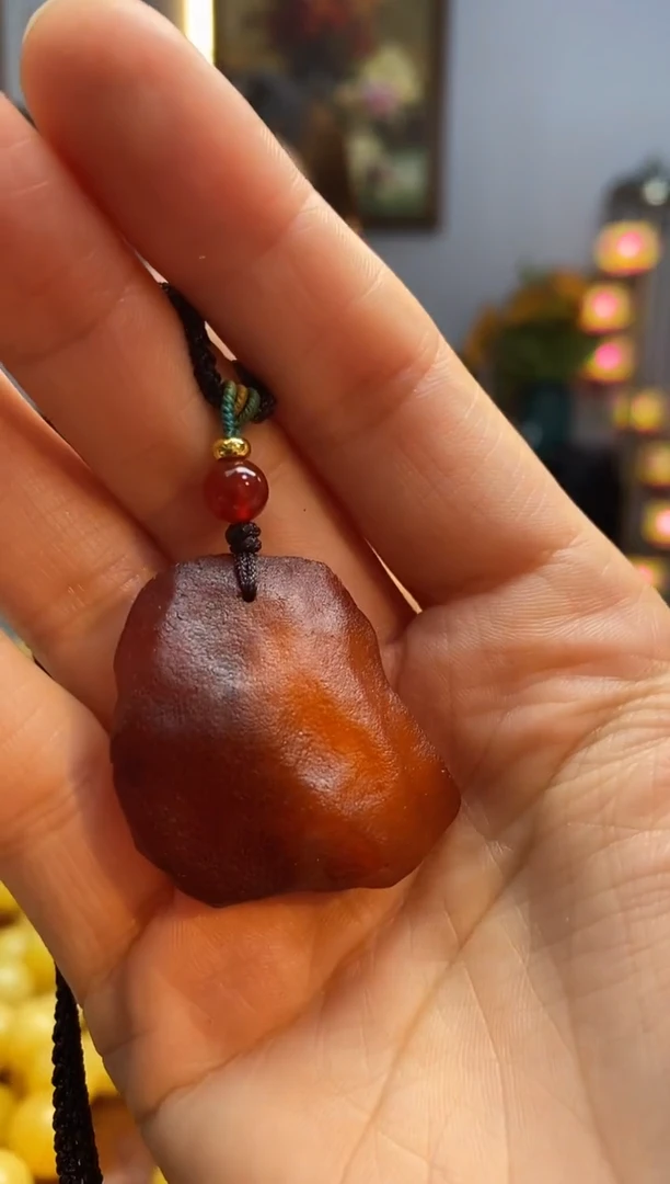 琥珀颈饰未镶嵌吊坠