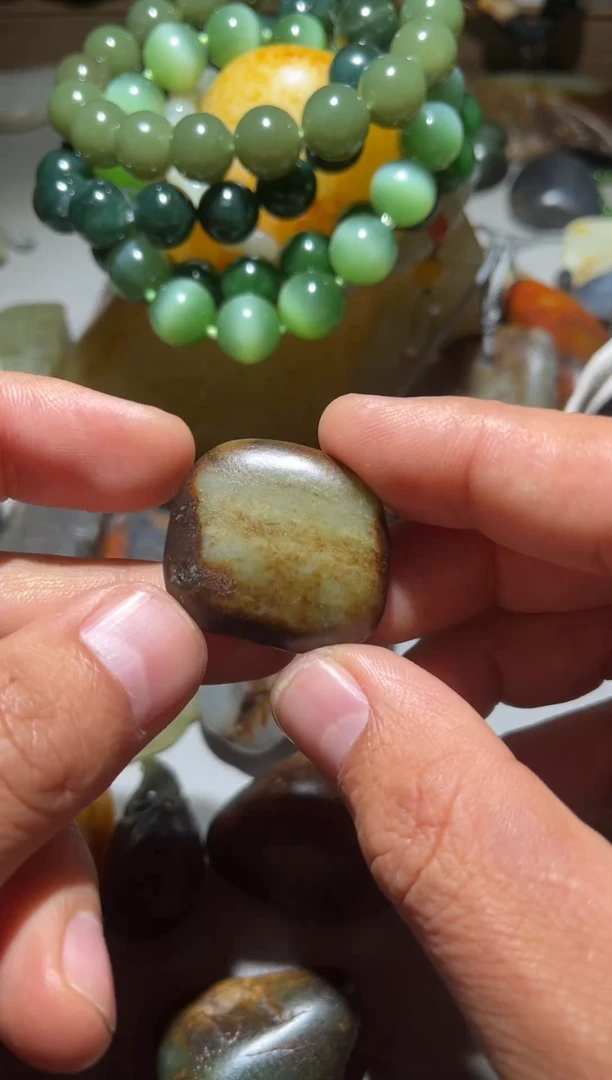 未镶嵌和田玉（子料）挂件真皮真籽