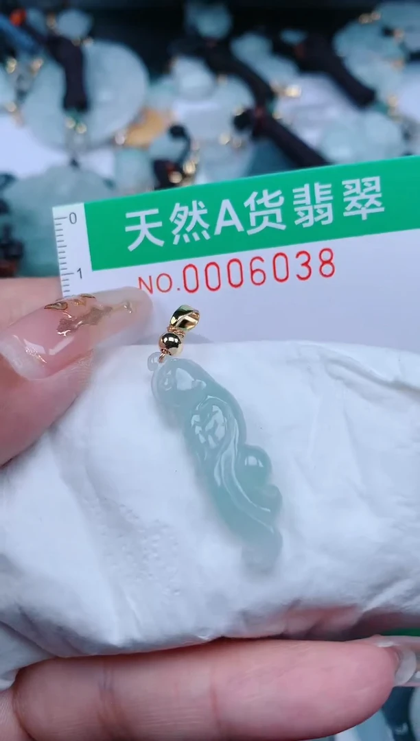 【闪购商品】翡翠颈饰未镶嵌.0006038