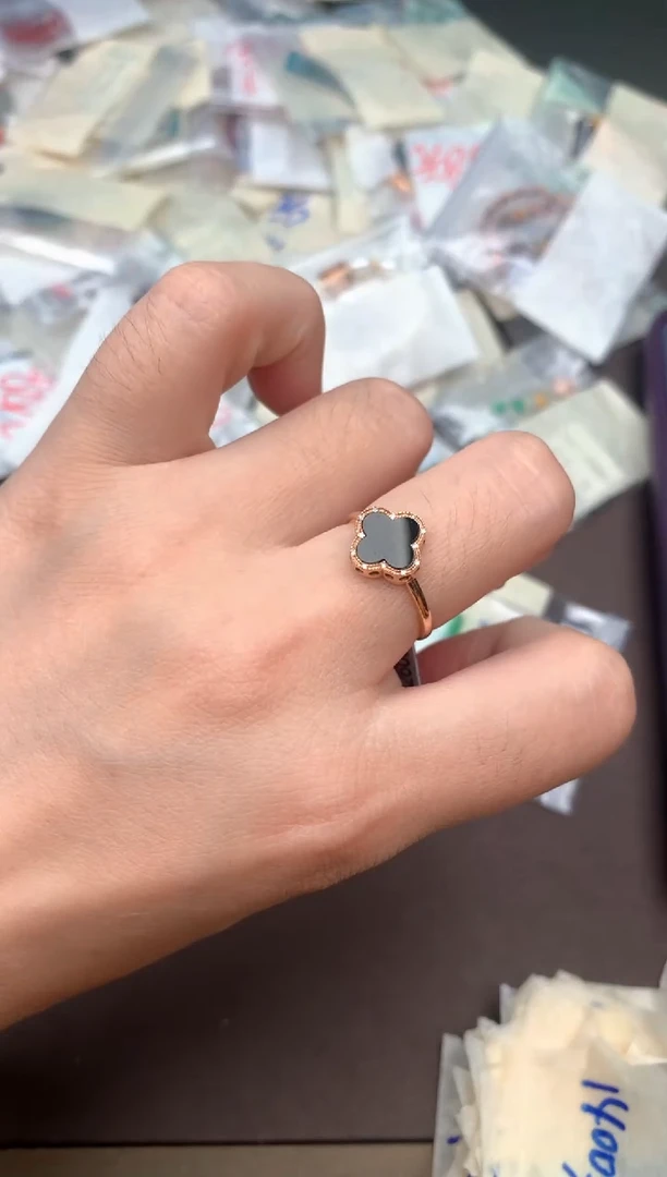 18K金镶嵌挂件翡翠一13圈