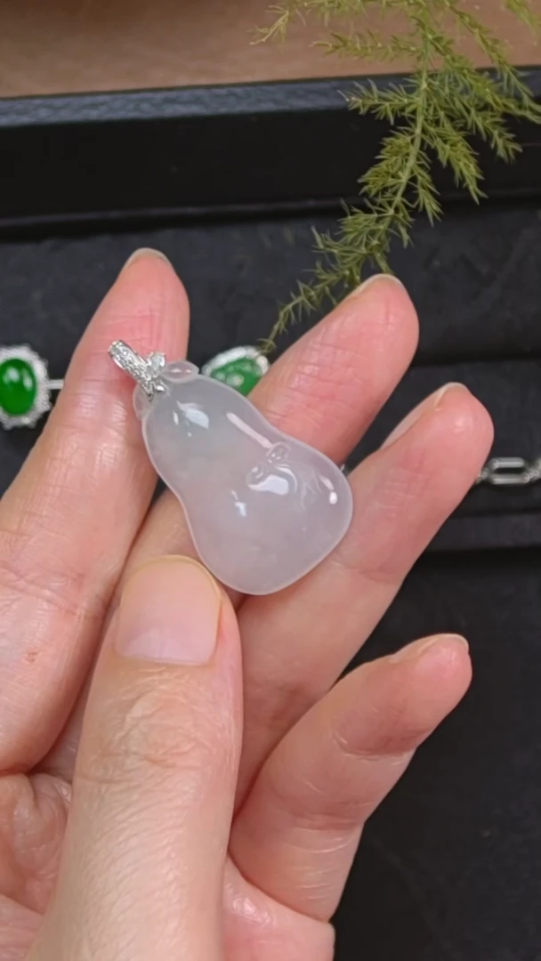 颈饰未镶嵌翡翠天然缅甸翡翠吊坠