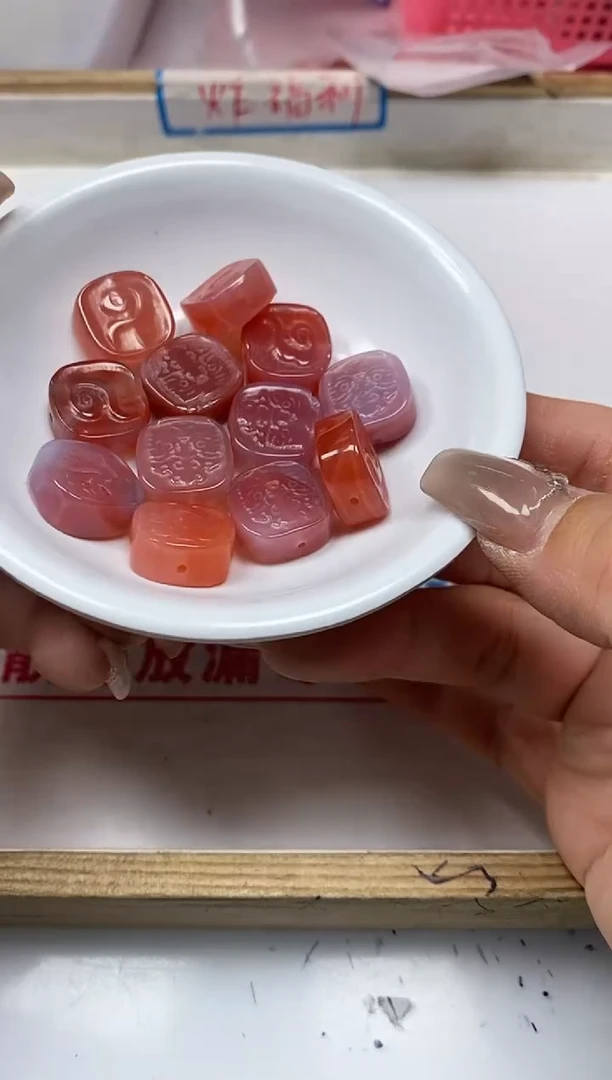 【闪购商品】玛瑙/玉髓散珠未镶嵌T134 盐源 方扎基1个15元