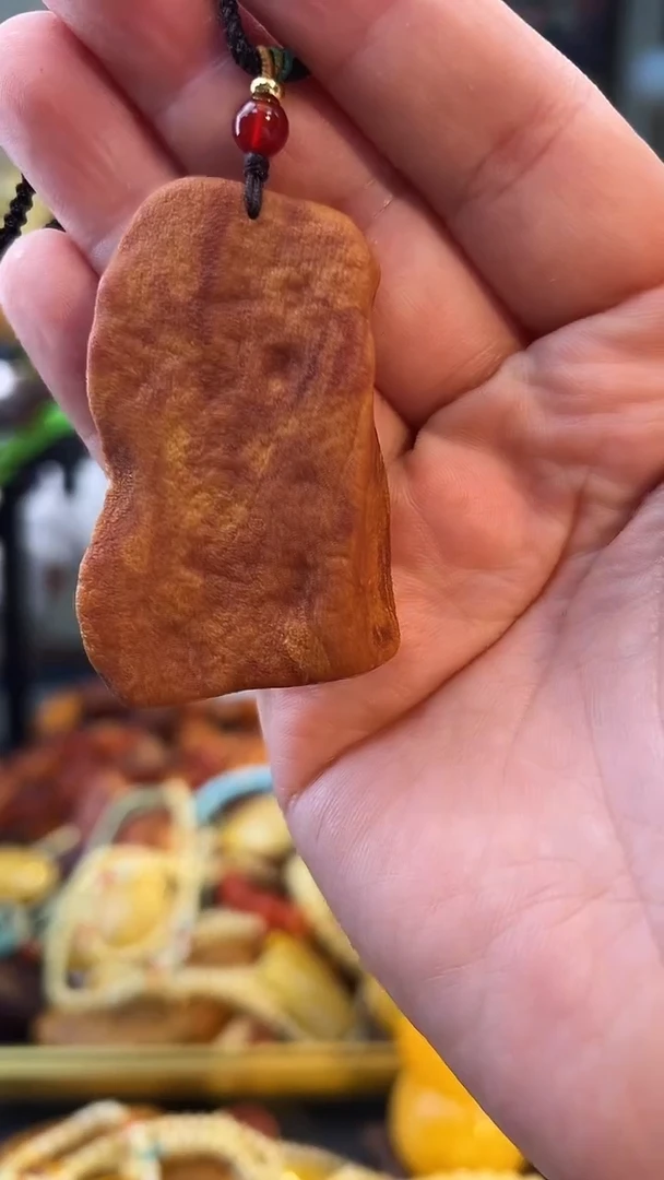 琥珀颈饰未镶嵌吊坠
