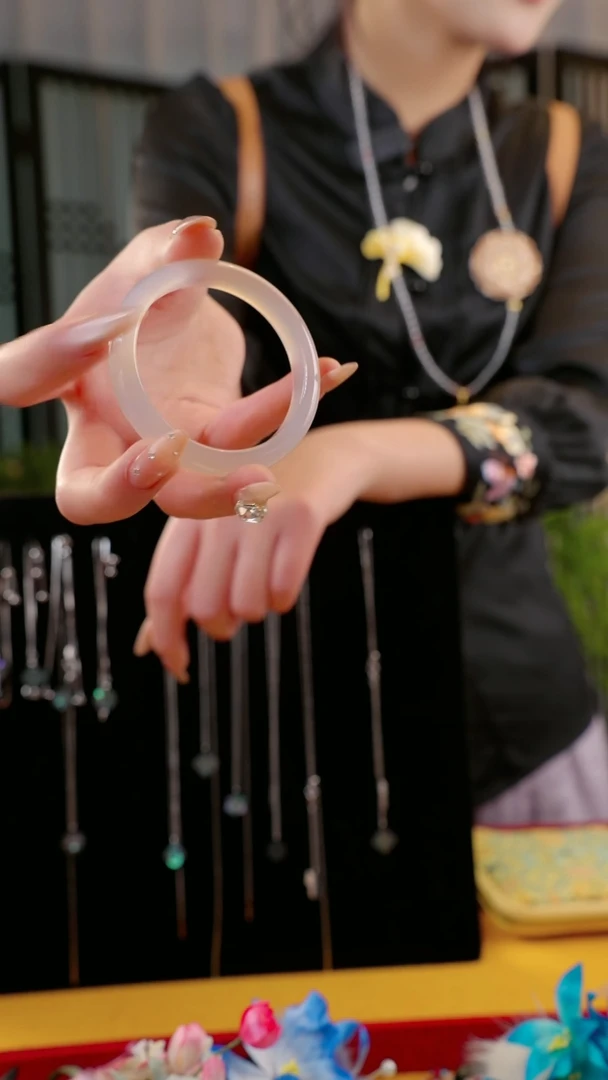 刺绣入*非遗苏绣绒花手工饰品