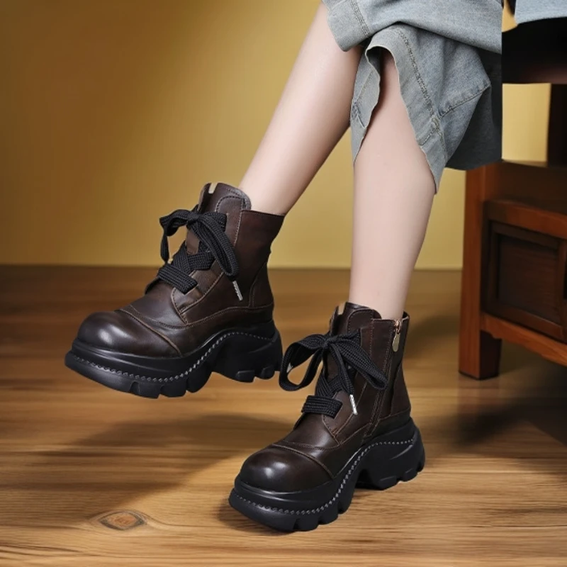 秋冬新款257275头层牛皮真皮马丁靴女百搭复古休闲中筒靴厚底系带