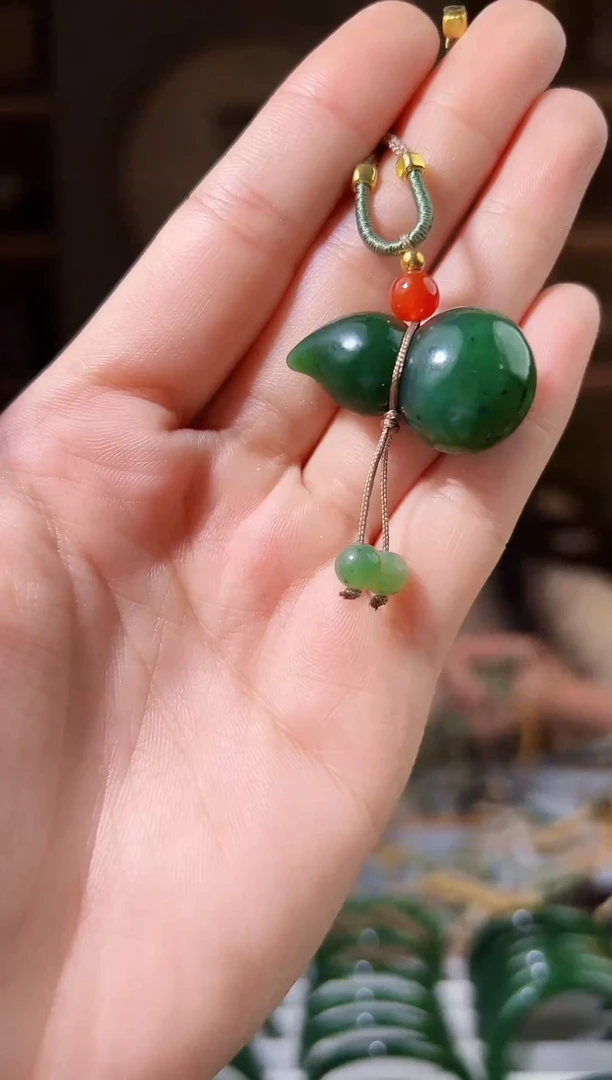 颈饰未镶嵌和田玉拍一发一，拍一发一