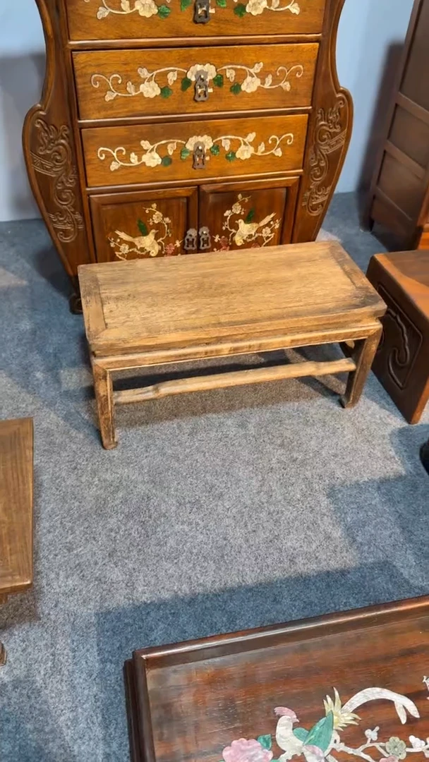 木福利         小桌案