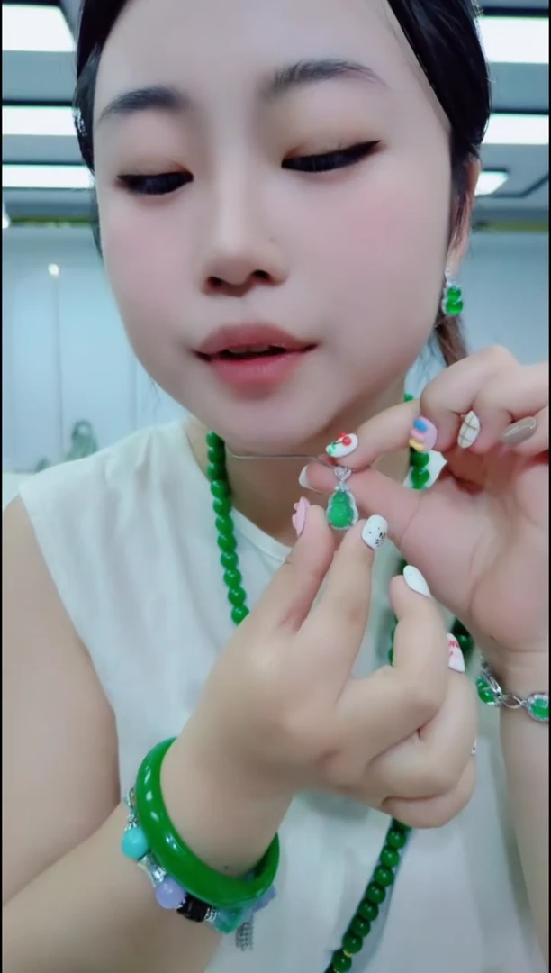 翡翠未镶嵌颈饰1508 葫芦吊坠