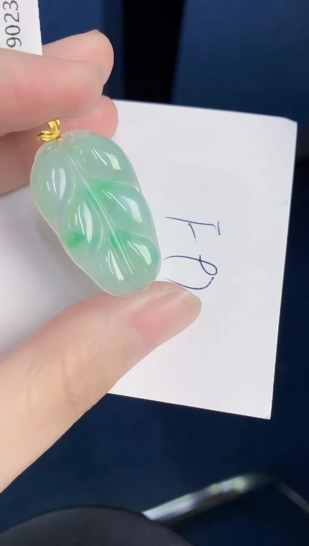 颈饰18K金镶嵌翡翠天然翡翠缅甸A货