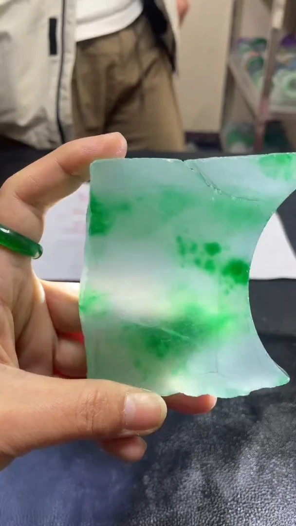 玉冰飘花边角毛坯