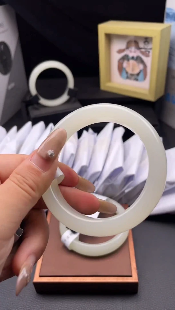 未镶嵌手镯和田玉（黄玉）55圈口