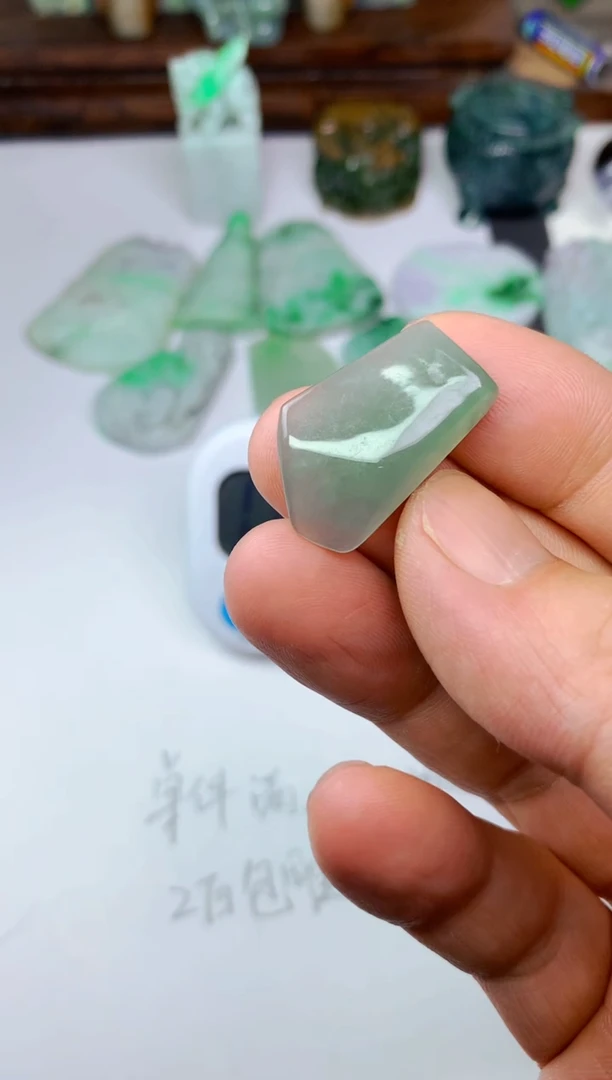 颈饰未镶嵌翡翠自*人料子