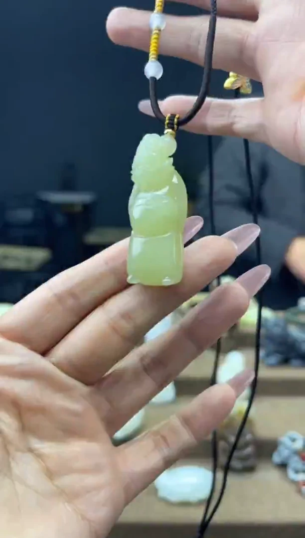 颈饰未镶嵌和田玉1