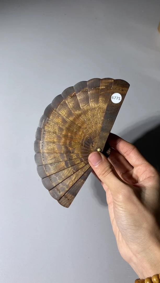 【闪购商品】金丝楠木雕677号10cm金丝楠木小叶桢楠掌中扇