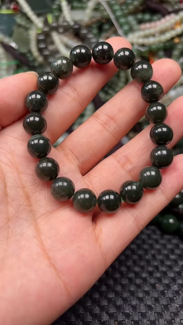 和田玉未镶嵌颈饰1