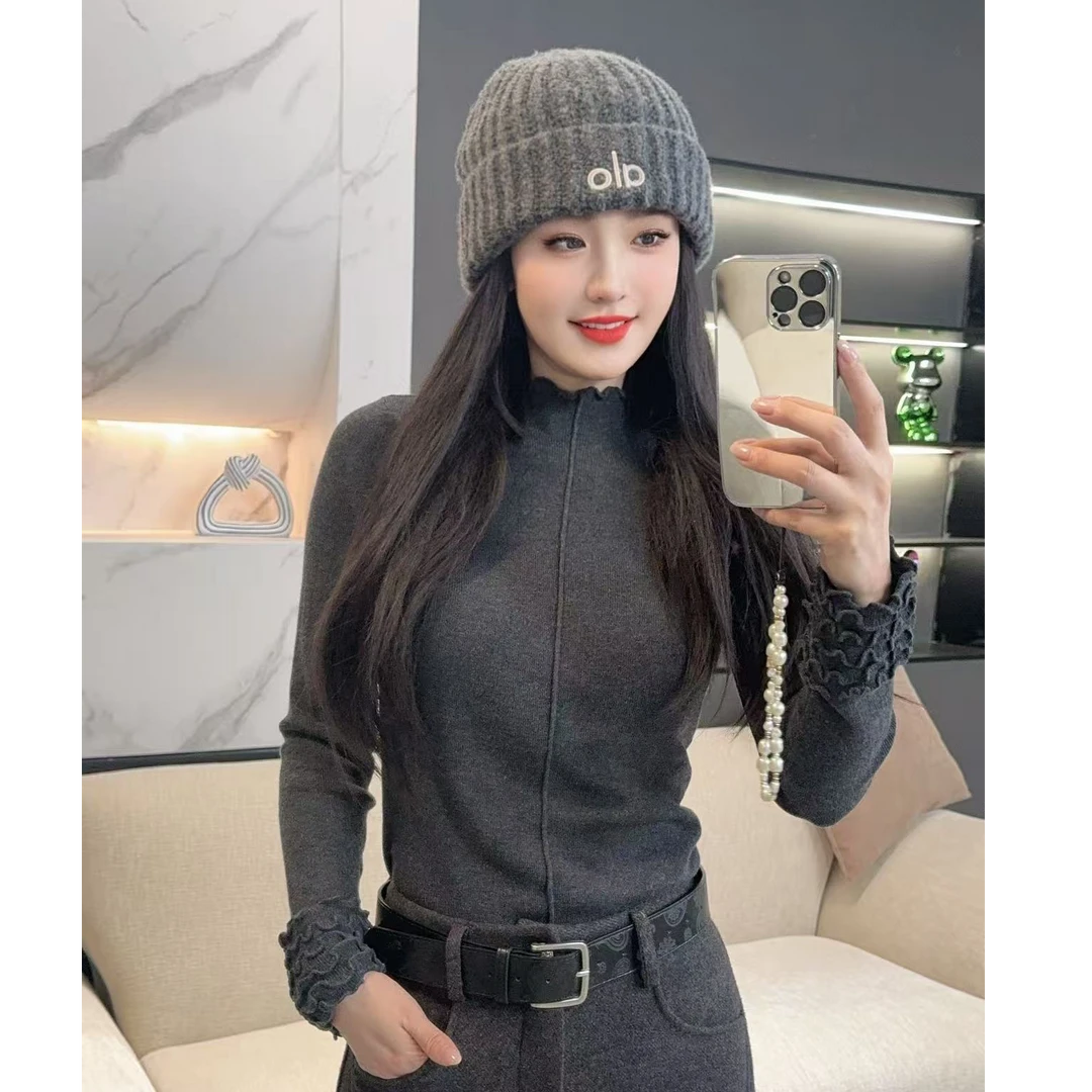 【甜飒切换】2025秋季新款时尚百搭半高领少女感毛衣H6015